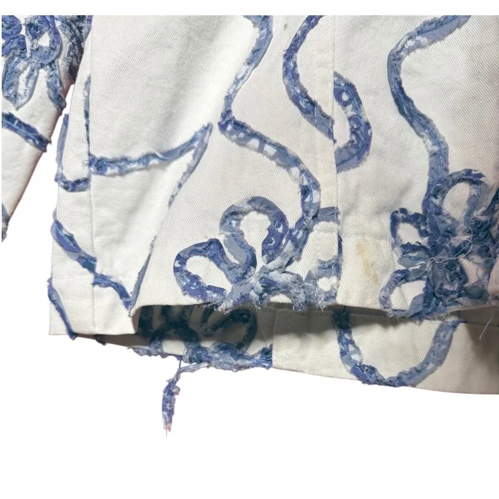 Keren‎ Hart Women XL White Blue Floral Embroidered Cotton Denim Jacket Artsy